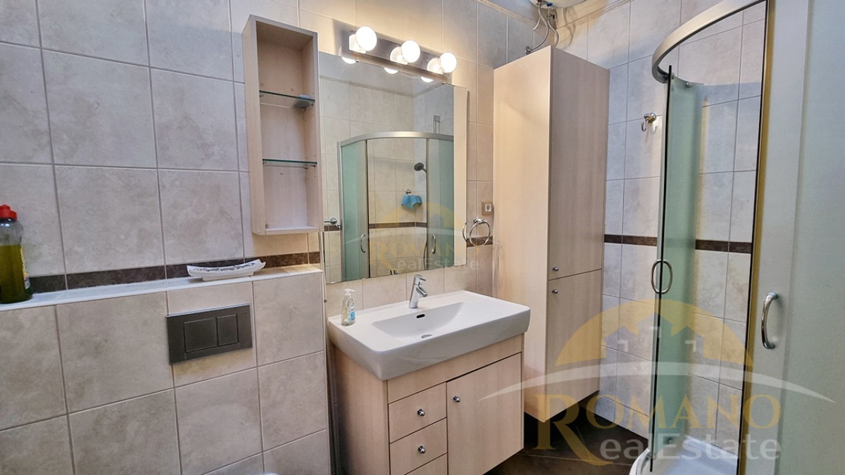 Hiša za prodajo v Seget Vranjici – blizu Trogirja